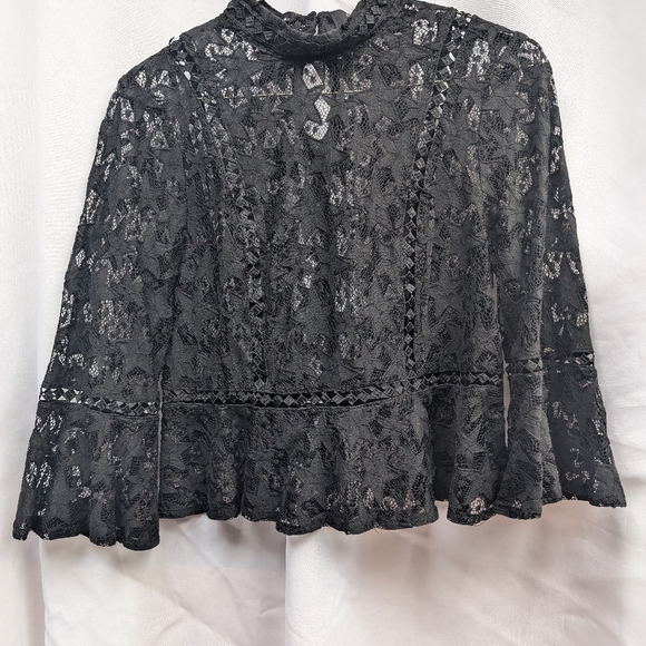 MINKPINK bell sleeve black star lace top - Picture 7 of 7